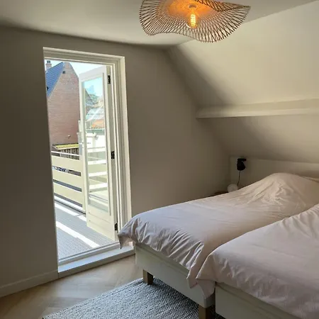 Salty Breeze - Free Parking, Quietly Situated Close To Centre And Beach! * Noordwijk