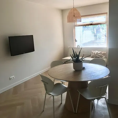 Salty Breeze - Free Parking, Quietly Situated Close To Centre And Beach! Noordwijk